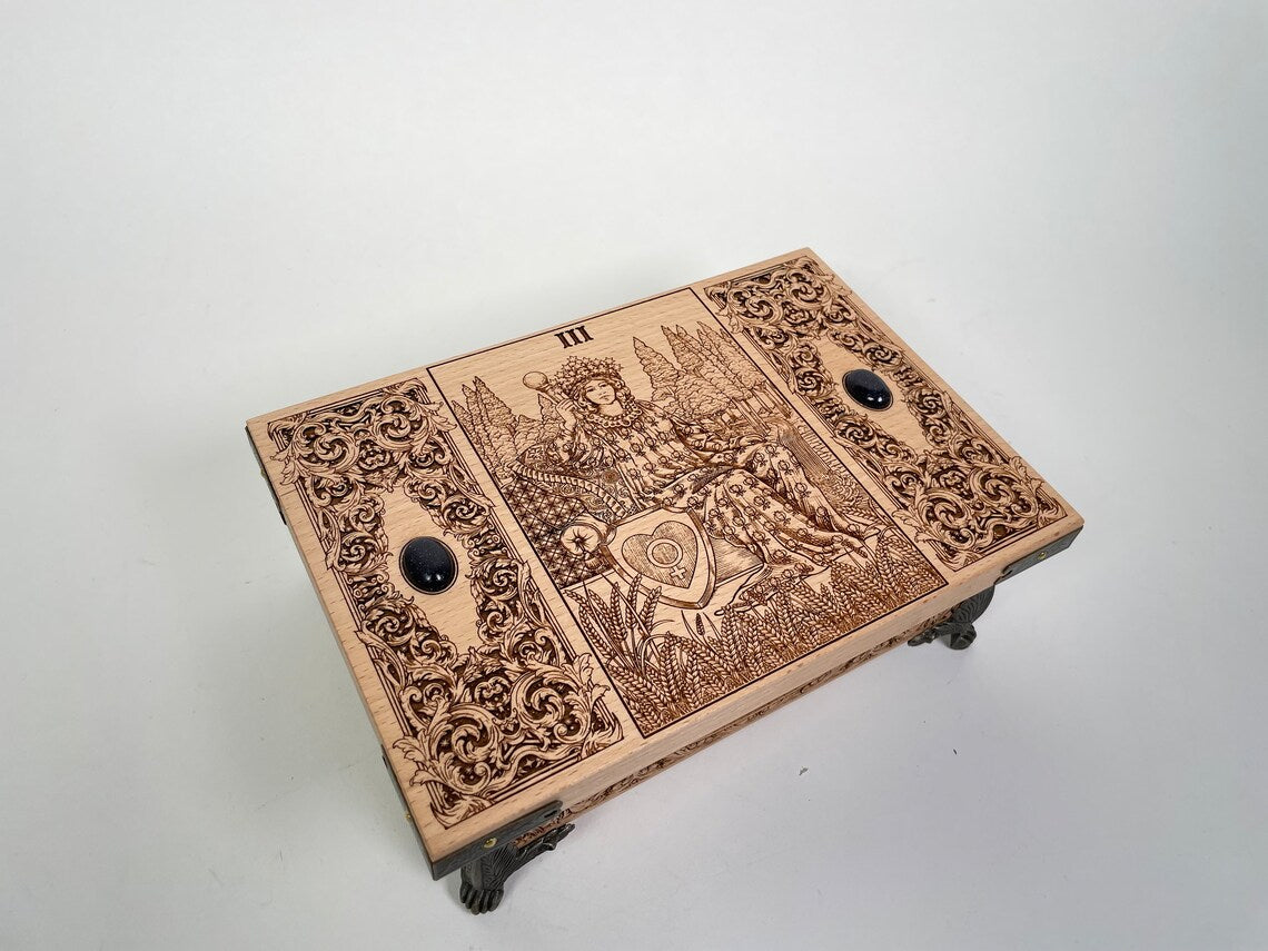 Tarot card holder, The Empress, engraved in solid wood tarot deck storage, wooden tarot card keepsake box or jewelry box, handmade gift. - Forgotten Engravings tarot-card-holder-the-empress-e