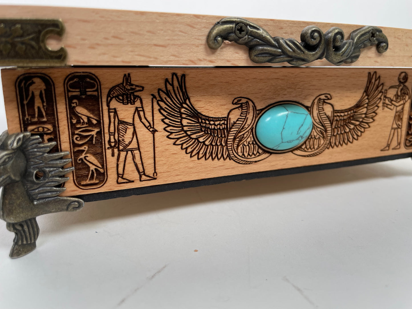 front view of Tarot Egyptian holder with Bastet