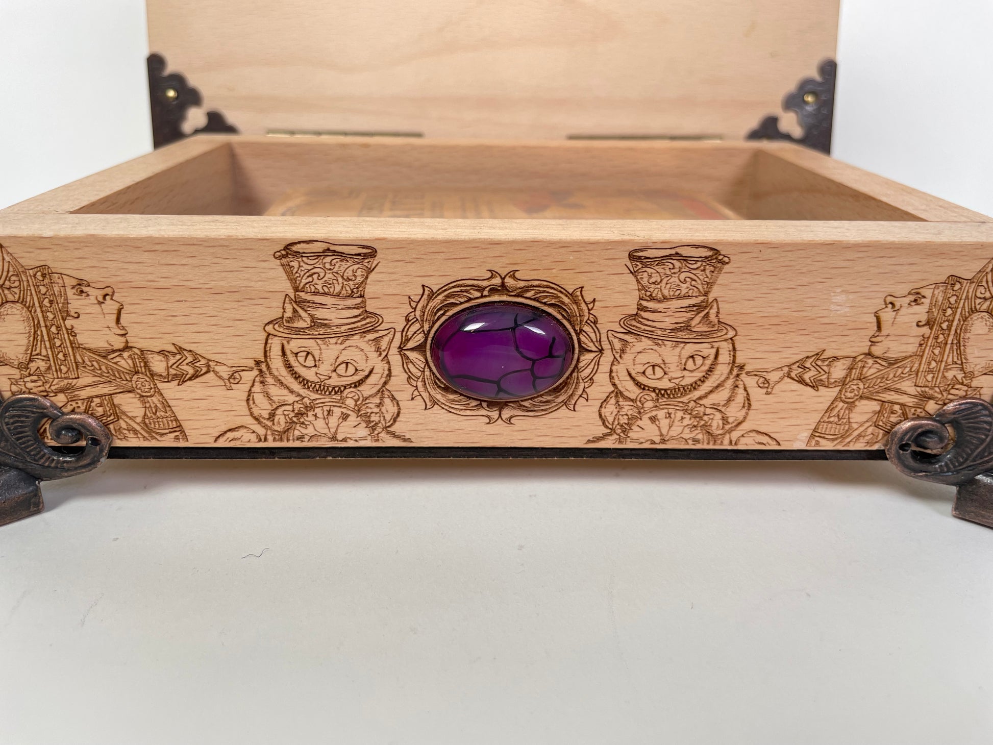 Tarot in Wonderland Box – Alice in Wonderland Wooden Tarot Storage with Cheshire Cat - Forgotten Engravings