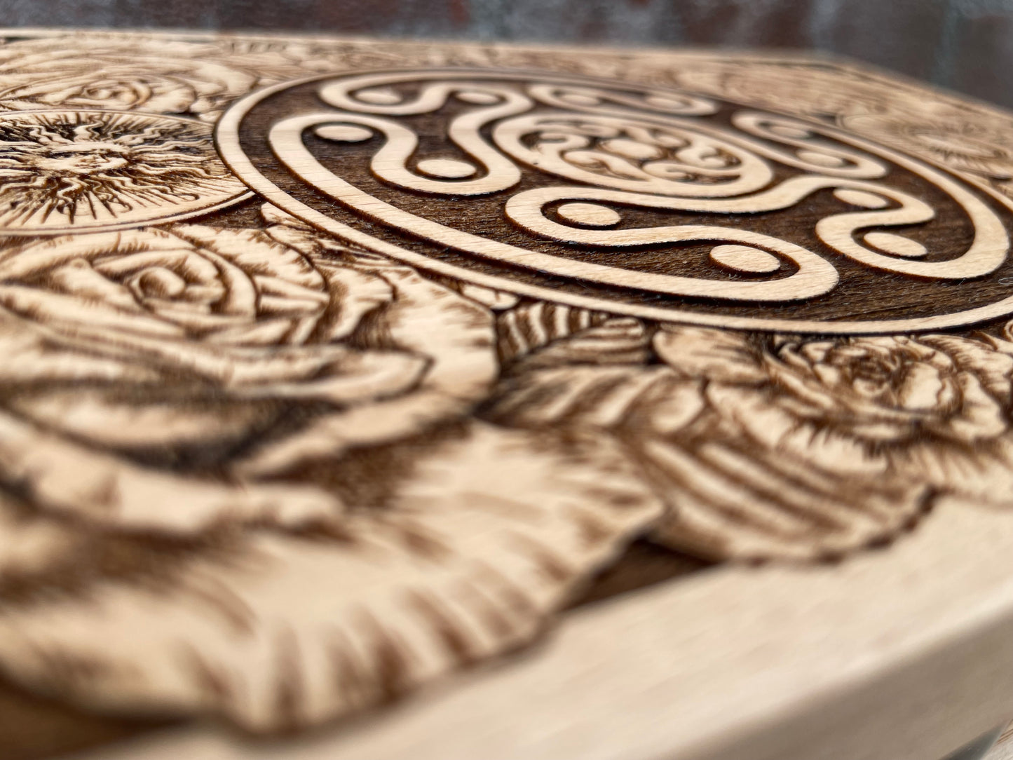 Hecate Altar Box – Engraved Wooden Ritual Tarot & Crystal Storage Chest-Hekate