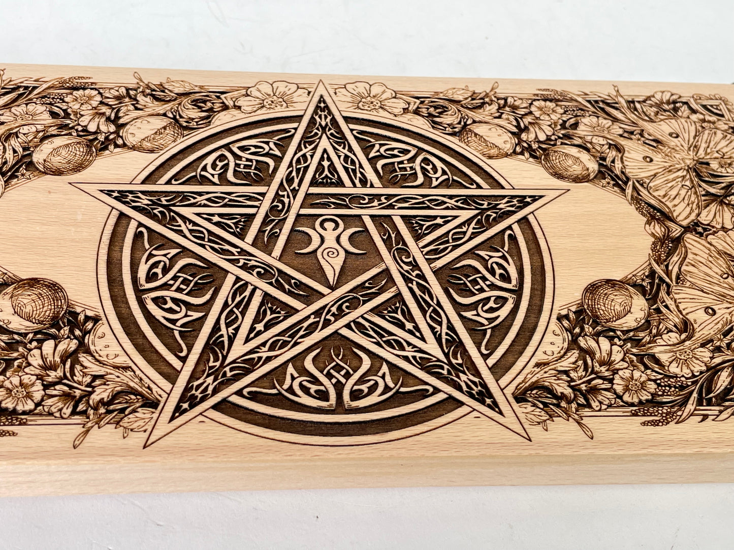 Witches Altar Table – Engraved Wooden Ritual Altar Board with Celtic Pentagram