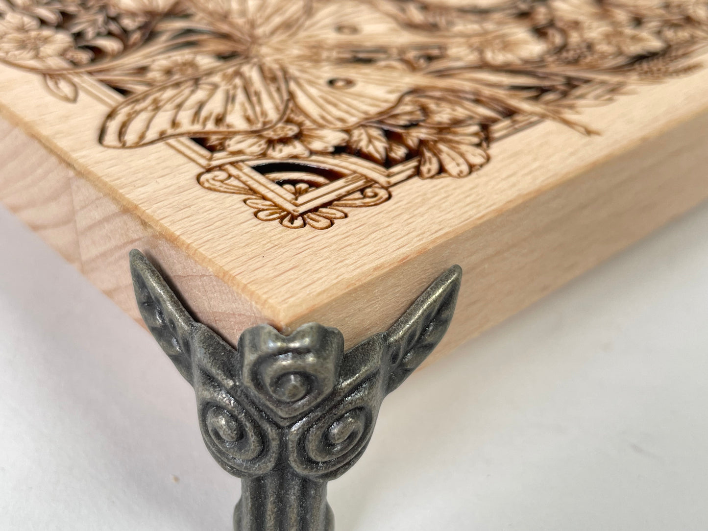 Witches Altar Table – Engraved Wooden Ritual Altar Board with Celtic Pentagram