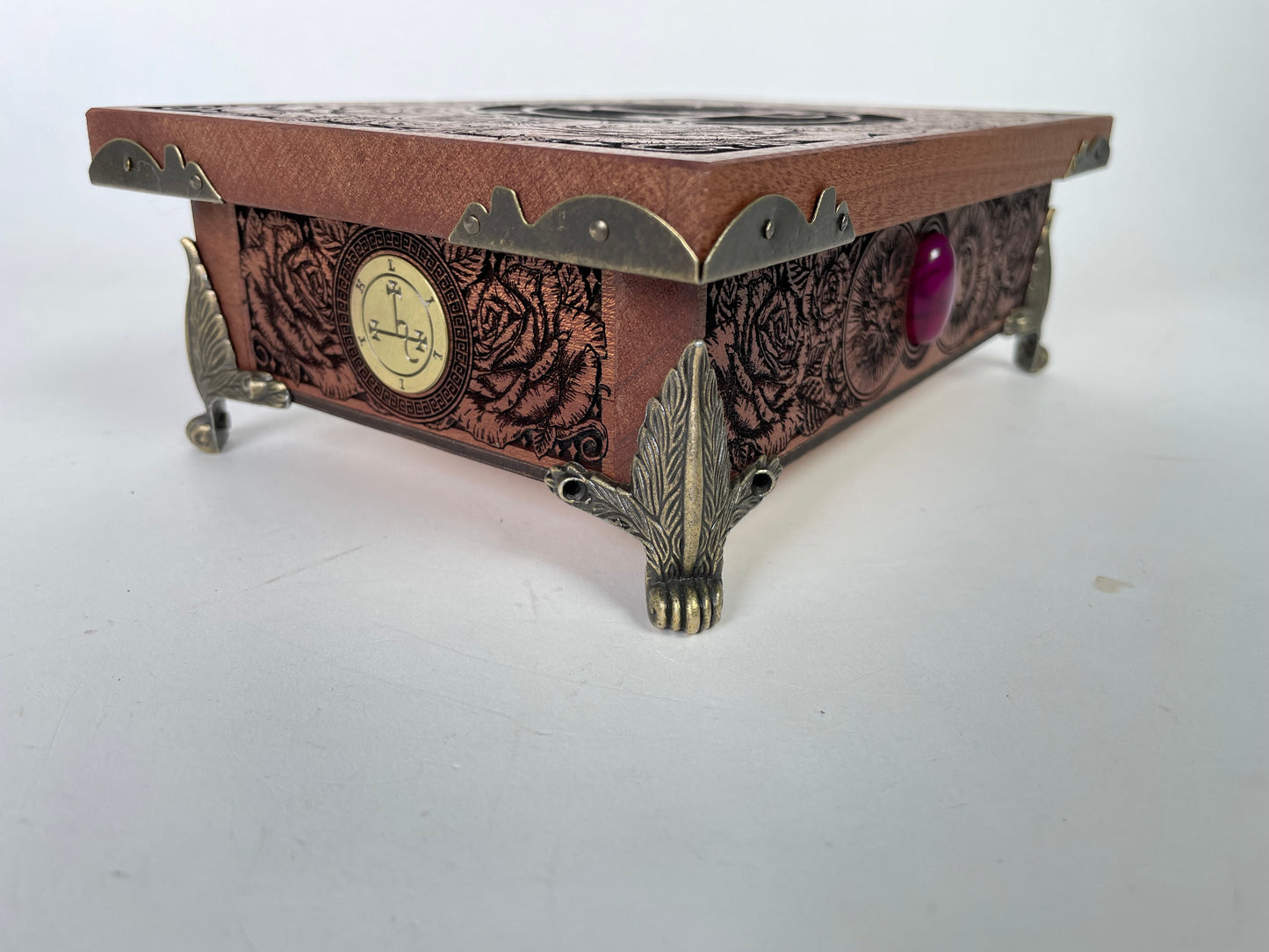 Lilith Sigil Altar Box – Engraved Wooden Ritual Storage for Witchcraft & Occult Practice Mahogany