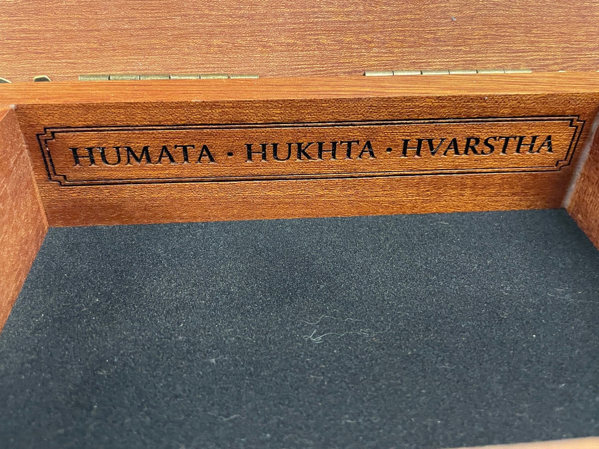 Ahura Mazda Zoroastrian Altar Box – Mahogany Ritual Storage Chest with Sacred Fire & Faravahar Engraving - Forgotten Engravings