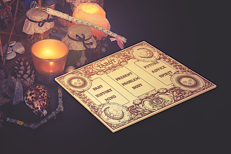 Tarot deals 3 card read board